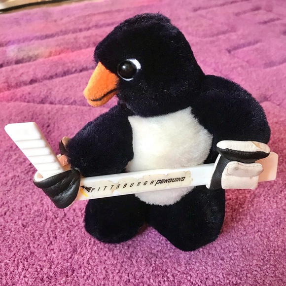 RARE 1997 Pittsburgh Penguins Hockey Iceburgh goalie logo plush mascot NHL merch - Picture 2 of 10